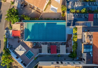 Piscine vue du ciel